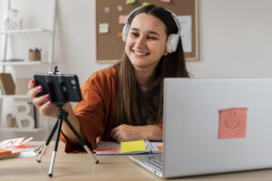 Descubra como fazer a reutilização de conteúdos já produzidos para aumentar o alcance, engajamento e resultados da sua estratégia de marketing, economizando tempo e recursos.