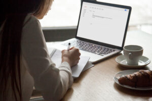 Entenda por que o e-mail marketing continua relevante e como ele se tornou uma ferramenta inteligente para conquistar e fidelizar clientes.